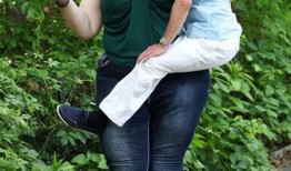 高大女人在线观看,在线观看，揭秘职场女性的成长与蜕变